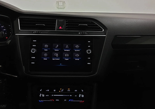 Volkswagen Tiguan cena 124999 przebieg: 126000, rok produkcji 2022 z Debrzno małe 781